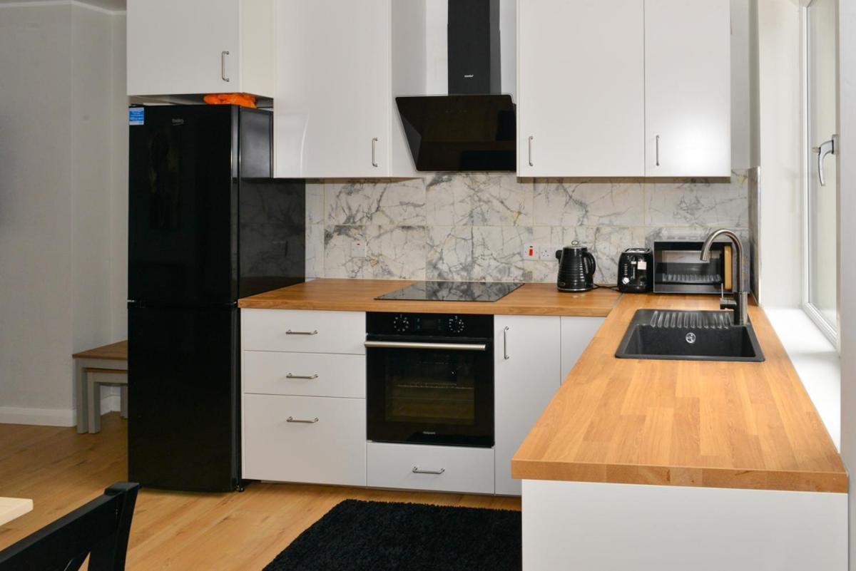 Esterville Apartments 1 And 2 Bedrooms Hot Tub Availability 贝尔法斯特 外观 照片