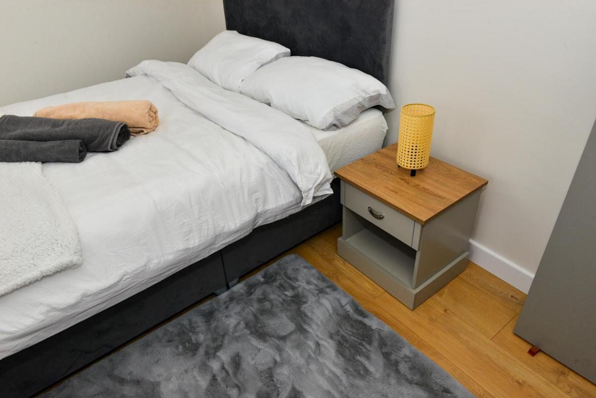 Esterville Apartments 1 And 2 Bedrooms Hot Tub Availability 贝尔法斯特 外观 照片