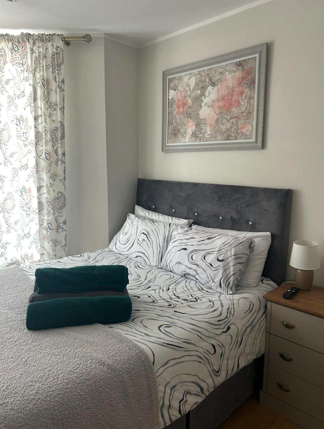 Esterville Apartments 1 And 2 Bedrooms Hot Tub Availability 贝尔法斯特 外观 照片